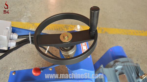 2 wheel for controlling milling thickness