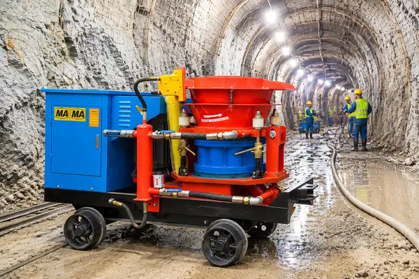 Shuanglong Machinery shotcrete machine in Underground Mine Support